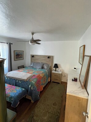 1 dormitori, planxa i posts de planxar, wifi gratuïta i roba de llit