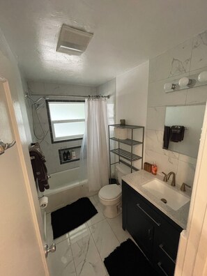 Tovalloles, sabó, xampú i paper higiènic