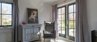 Stylish Villa With Garden