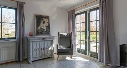 Stylish Villa With Garden