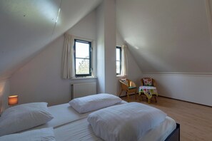 Villa | 2 bedrooms, individually furnished, bed sheets - Villa in Callantsoog Near the Beach (Callantsoog)