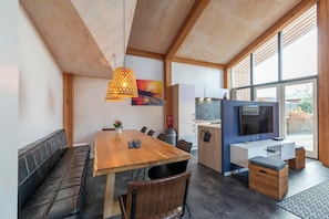 Villa | Living room - Villa Near Sint Maartenszee Beach With Jacuzzi (Sint Maartensvlotbrug)