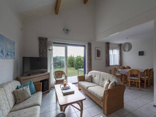 Villa in Julianadorp Near Sandy Beach