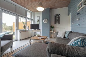 Bungalow | Living room - Holiday Home Sint Maartenszee Near Beach (Sint Maartensvlotbrug)
