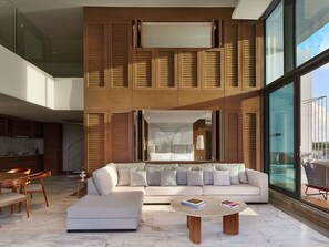 Luxuriate Two Bedroom Suite | เครื่องนอนระดับพร ีเมียม, มินิบาร์ฟรี, ตู้นิรภัยในห้องพัก, โต๊ะทำงาน