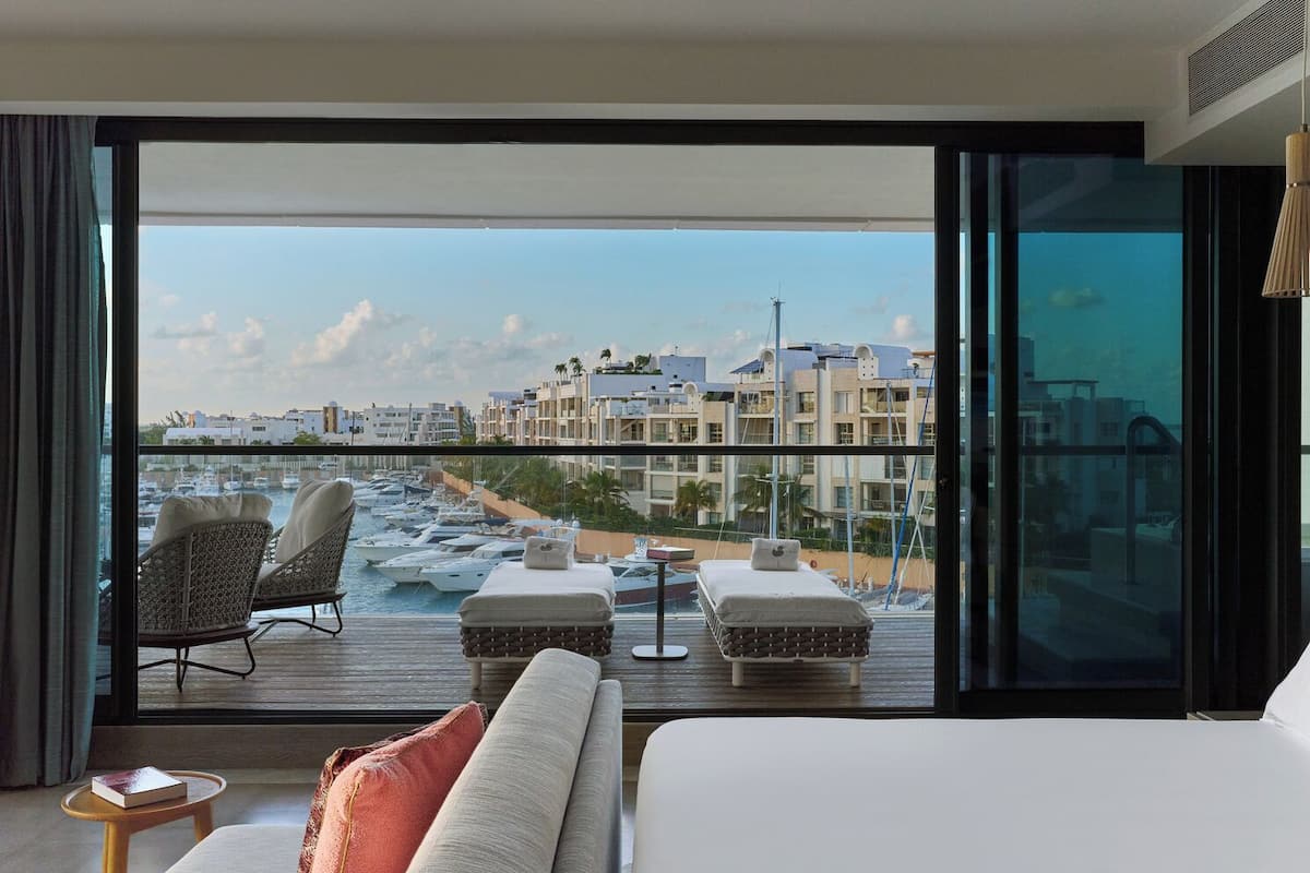 Euphoria Corner Suite Marina View King | Vistas desde la habitación