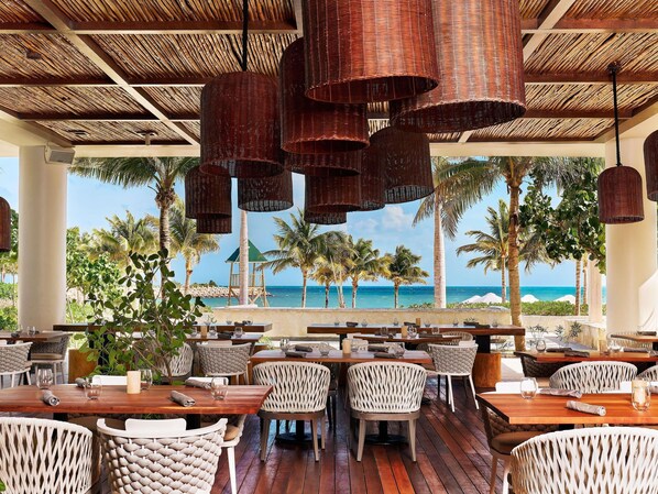 Restaurant - SLS Playa Mujeres – ALL Inclusive Collection (Punta Sam)