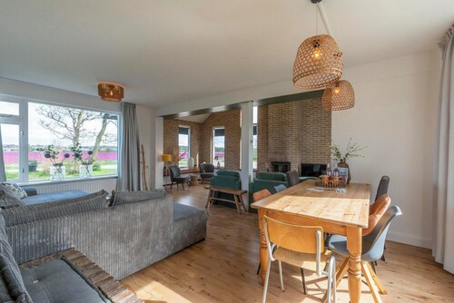 Spacious Home With Garden