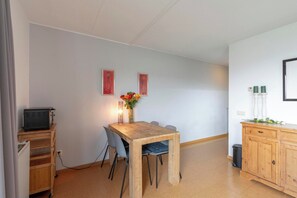 Dining - Cozy Stay Near Dunes (Julianadorp)