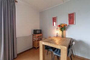Dining - Cozy Stay Near Dunes (Julianadorp)