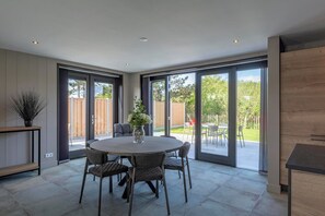 Villa | Dining