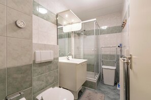Apartment | Bathroom