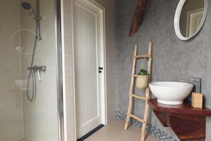 Apartment | Bathroom