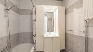 Apartment | Bathroom