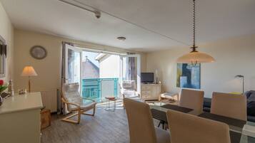 Apartment | Dining