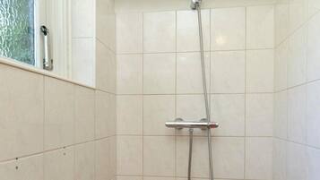 Apartment | Bathroom