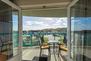 Căn hộ | Ban công