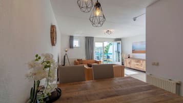 Apartment | Dining