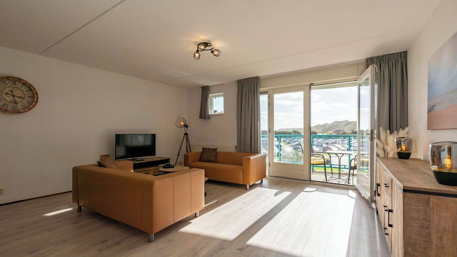 Apartment by Dutch Beach Pet-friendly