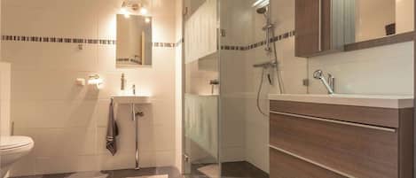 Apartment | Bathroom