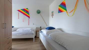 Apartemen | 2 kamar tidur dan dilengkapi dengan perabotan berbeda-beda