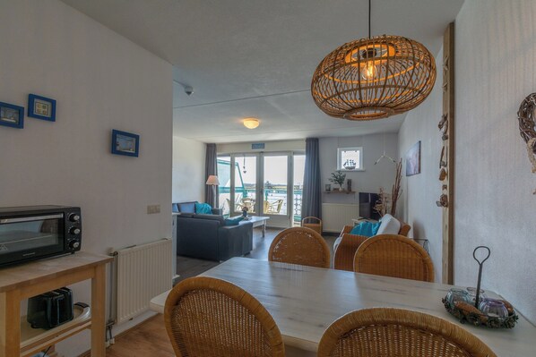 Apartment | Dining