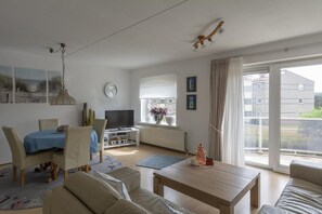 Living area - Stunning Apartment Near sea (Julianadorp)