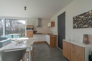 Bungalow | Living room - Modern Coastal Escape (Sint Maartensvlotbrug)