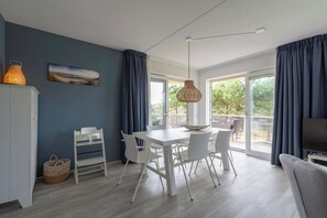 Apartment | Dining - Cozy Apartment Near Beach (Julianadorp)