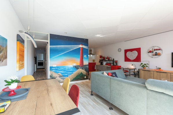 Apartment | Dining