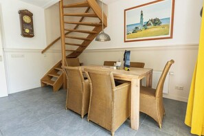 House | Dining - Pretty Holiday Home With Garden (De Koog)