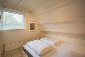 House | 2 bedrooms, individually furnished - Holiday Home Groote Keeten Near Beach (Callantsoog)