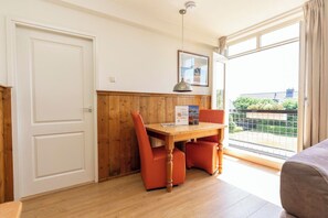 Apartment | Dining - Apartment in De Koog Near Texel Beach (De Koog)