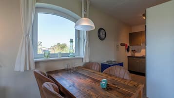 Apartment | Dining