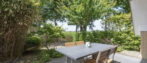 House | Outdoor dining