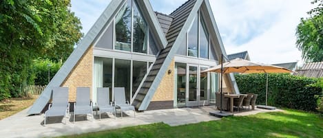 Villa | Jardín