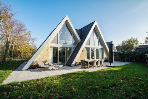 Luxury Holiday Home by Seaside and Dunes