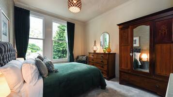 Apartment, 2 Bedrooms | Free WiFi, bed sheets