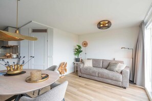 Apartment | Living room - Stylish Couples' Retreat (Callantsoog)
