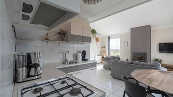 Nhà | Bếp riêng | Ấm điện, lò nướng bánh mì, ghế cao cho trẻ em