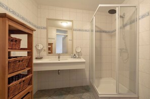 Apartment | Bathroom