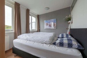 1 habitación y muebles diferentes