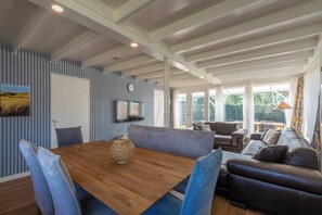 House | Dining