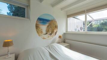 House | 3 bedrooms, individually furnished, bed sheets