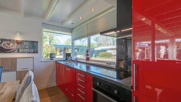 House | Private kitchen | Electric kettle, toaster