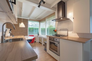 House | Private kitchen - Wildrijk 83 Holiday Home Near Beach (Sint Maartensvlotbrug)