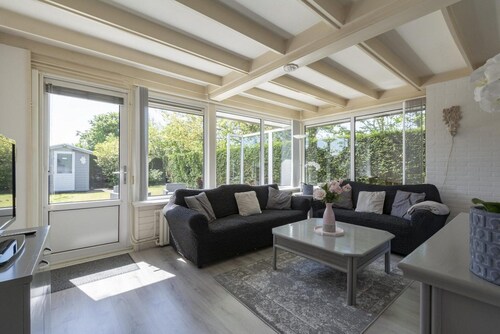 Welcoming Bungalow With Garden