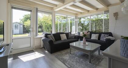 Welcoming Bungalow With Garden