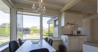 Welcoming Bungalow With Garden