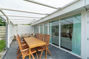 House | Balcony - Bungalow Near Sint Maartenszee Beach (Sint Maartensvlotbrug)
